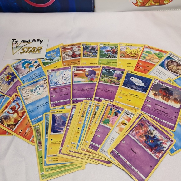 Over 500 Pokemon cards in a tin box! NO DUPLICATES! Perfect gift! - Picture 2 of 3